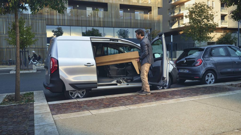 Renault Kangoo zijkant inladen, Stam Renault