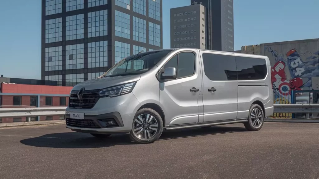 Renault Trafic E-Tech electric 125 anniversary pack, Stam Renault