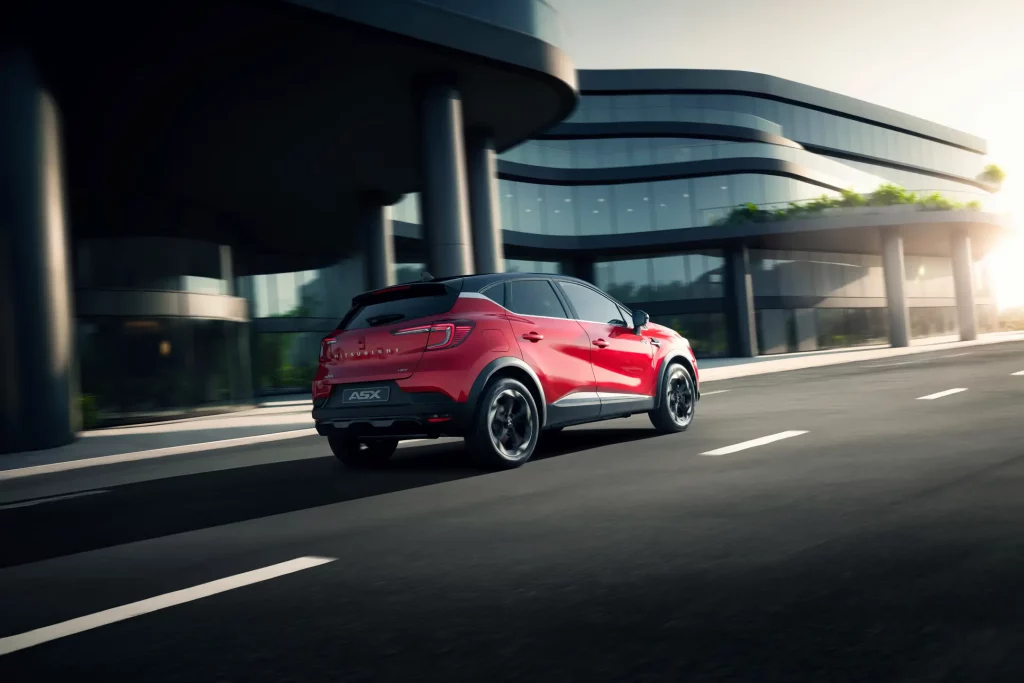 Mitsubishi ASX rijdend achterkant, Stam Mitsubishi