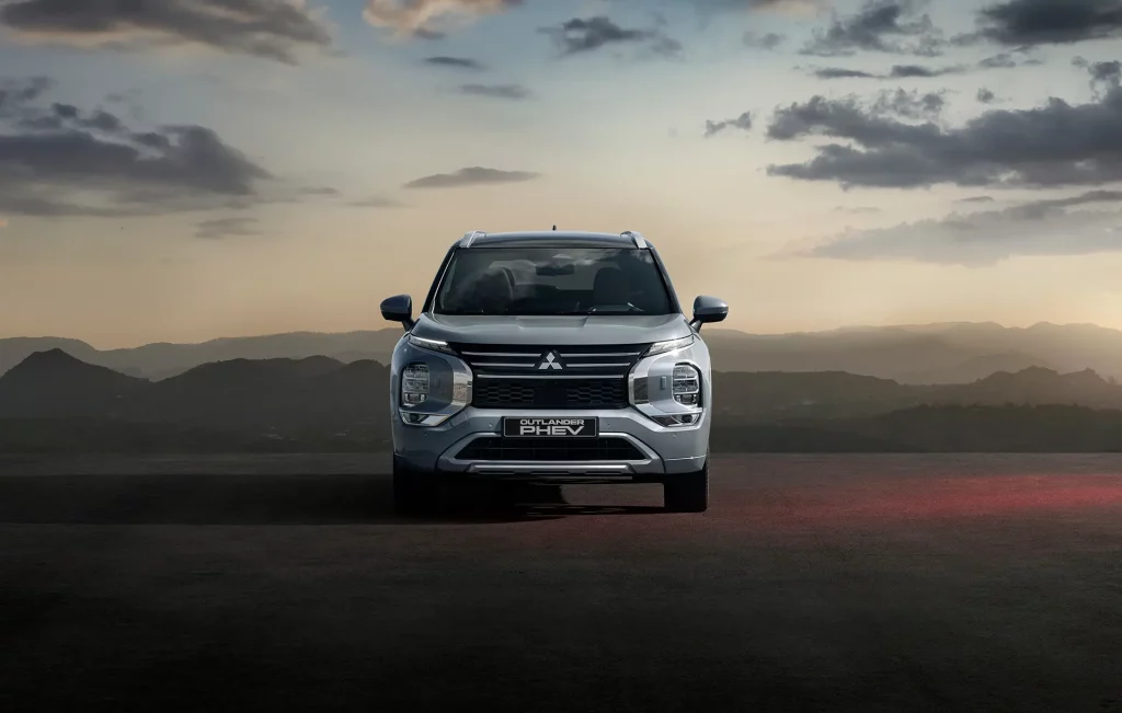 Mitsubishi Outlander PHEV neus, Stam Mitsubishi