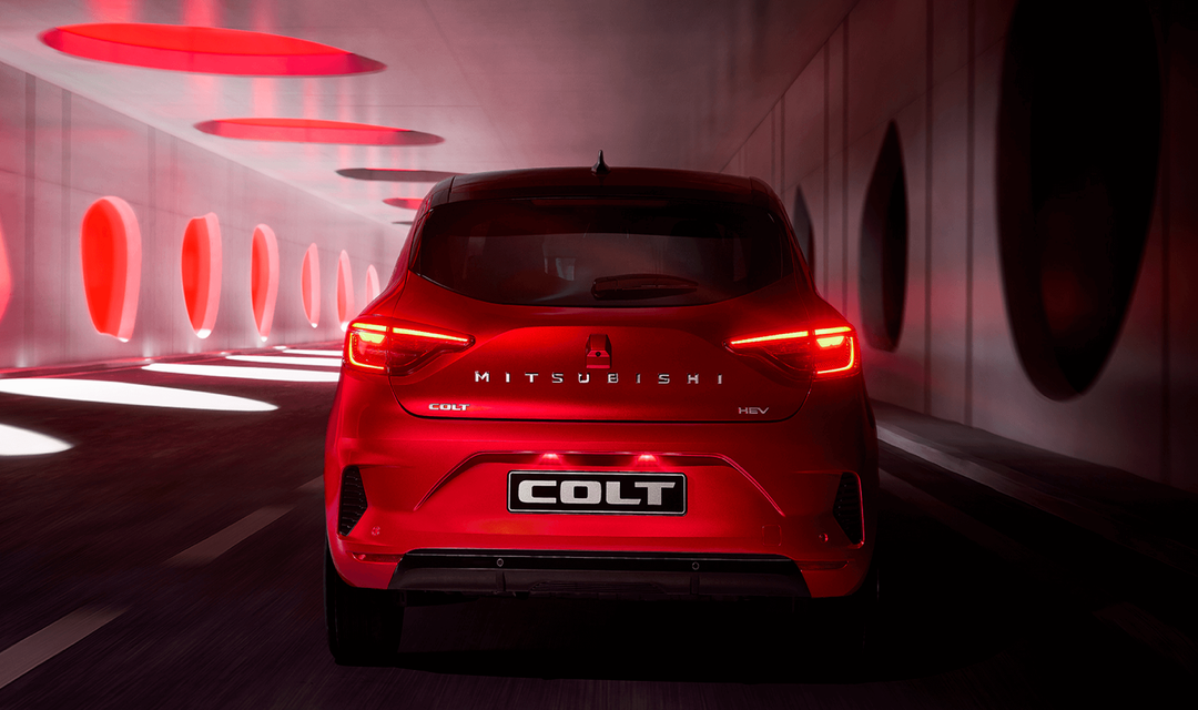 Mitsubishi Colt achterkant, Stam Mitsubishi