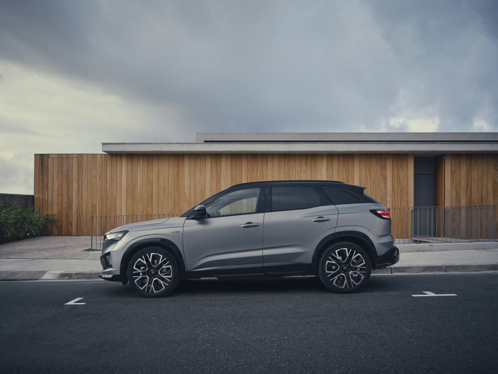 Renault Austral zijkant, Stam Renault