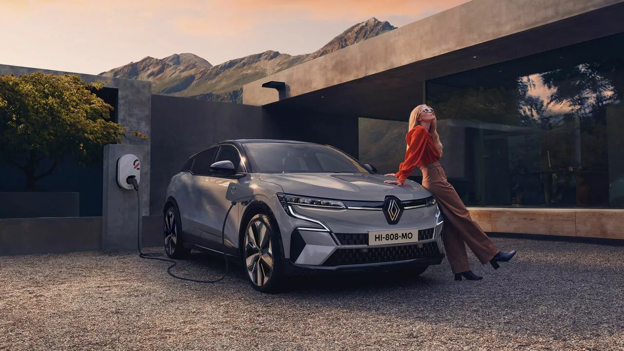 Renault Megane E-Tech electric laden aan huis, Stam Renault